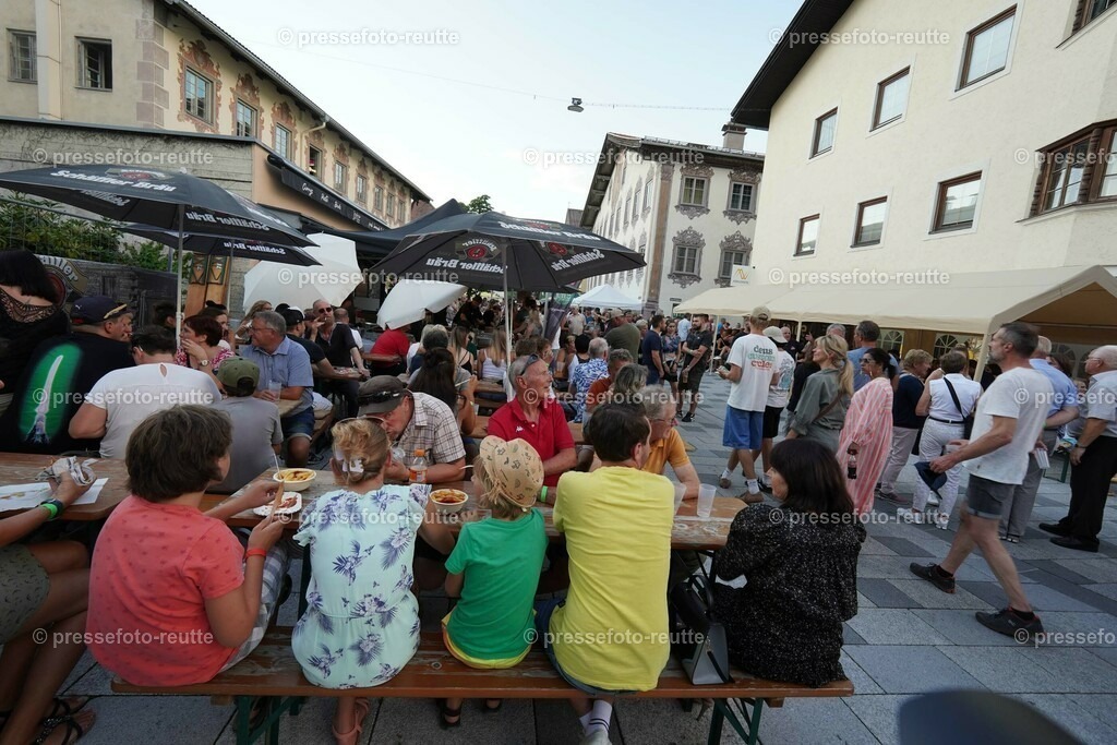 news-2023-Juli15-Marktfest_Reutte2-DSC01646 | Info aus dem Bezirk Reutte/Ausserfern Tirol sowie eine umfangreiche Bilddatenbank über die gesamte Region: Lechtal, Talkessel Reutte, Tannheimertal, Zwischentoren. Lech, Plansee, Zugspitze, Grenztunnel, B179, Fernpassstraße, Verkehr, Lawinen, Tradition, - Realisiert mit Pictrs.com