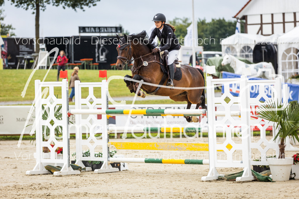 BHO-2PhSpr-M-047 | MomenTaufnahmen Pferdesportfotos