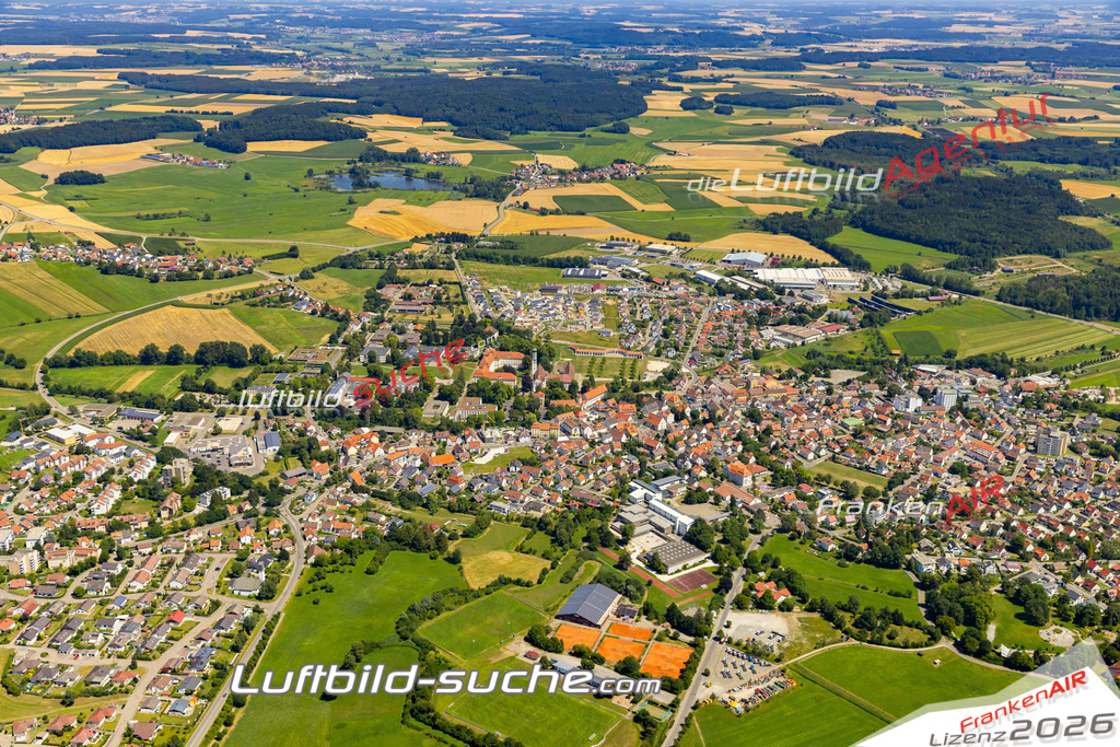 Aktuelles Luftbild von  Bad Schussenried - Die Luftaufnahme wurde 2022 mittels UL-Flugzeug erstellt ( keine Drohne ) - hochauflösende Kamera-Systeme von  Canon -Beste Qualität - Für grossformatige Ausdrucke geeignet. Die Geschenkidee !