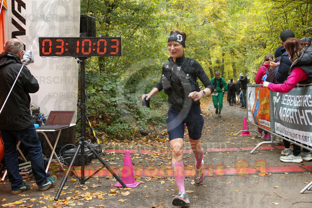 251026_1311_EX1_2790 | Sportfotografie im Rhein-Sieg Kreis, Köln, Bonn, NRW, Rheinland Pfalz, Hessen, etc. Unser Tätigkeitsfeld umfasst den Laufsport vom Volkslauf über den Marathon, Duathlon, Triathon bis zum Ultralauf wie Kölnpfad Ultra oder Schindertrail.