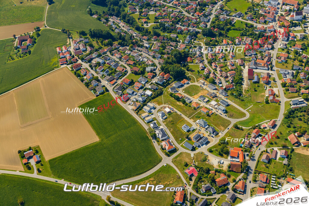 Schöne Luftaufnahme Neukirchen am Inn Neuburg am Inn - Die Luftaufnahme wurde 2025 vom Flugzeug heraus erstellt ( keine Drohne ) - Hochauflösende Luftaufnahme - für professionelle Ausdrucke geeignet. Die Geschenkidee !Mit Lizenz und Bildrechte bestellbar