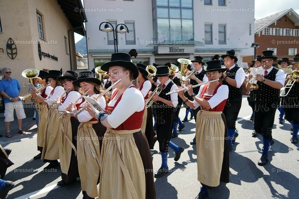 10c-HEITERWANG-Bundesmusikfest-2023-Juni16-Reutte-DSC06457 | Info aus dem Bezirk Reutte/Ausserfern Tirol sowie eine umfangreiche Bilddatenbank über die gesamte Region: Lechtal, Talkessel Reutte, Tannheimertal, Zwischentoren. Lech, Plansee, Zugspitze, Grenztunnel, B179, Fernpassstraße, Verkehr, Lawinen, Tradition, - Realisiert mit Pictrs.com