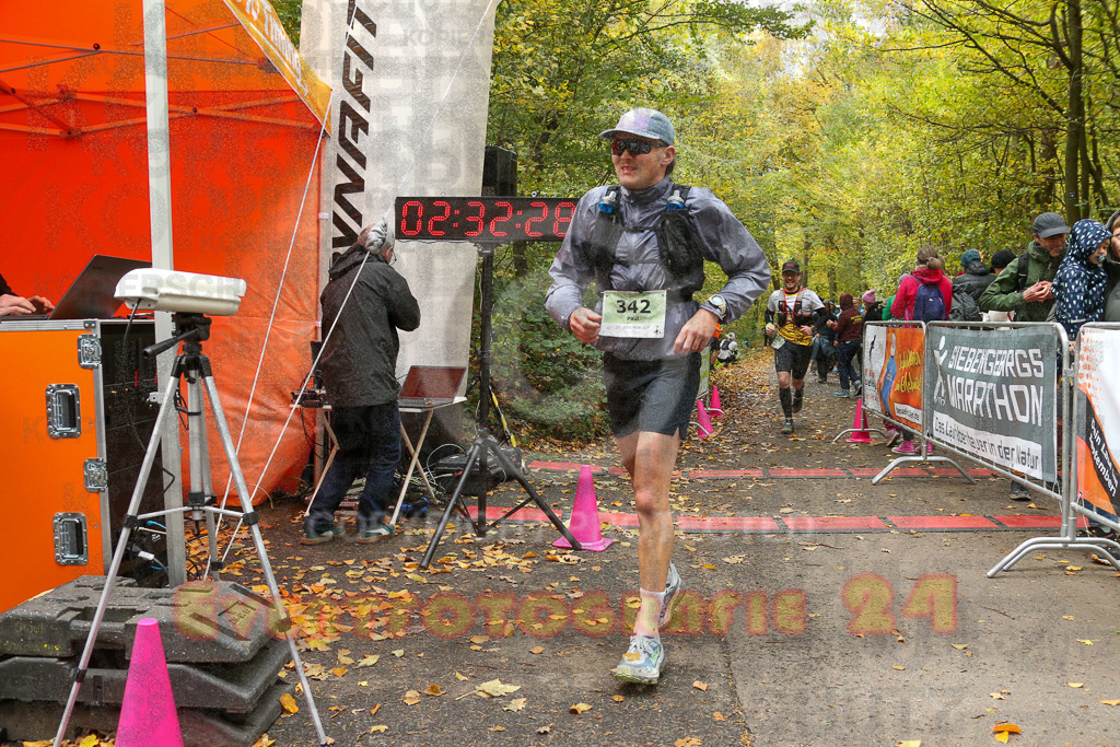 251026_1234_EX1_0696 | Sportfotografie im Rhein-Sieg Kreis, Köln, Bonn, NRW, Rheinland Pfalz, Hessen, etc. Unser Tätigkeitsfeld umfasst den Laufsport vom Volkslauf über den Marathon, Duathlon, Triathon bis zum Ultralauf wie Kölnpfad Ultra oder Schindertrail.