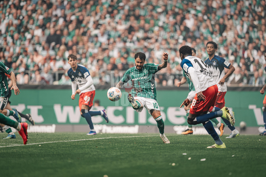 Fußball | Männer | Saison 2025/2026 | 1. Fußball-Bundesliga | 30. Spieltag | SV Werder Bremen vs. Hamburger SV | 18.04.2026 | Leonardo Bittencourt (#10, SV Werder Bremen)