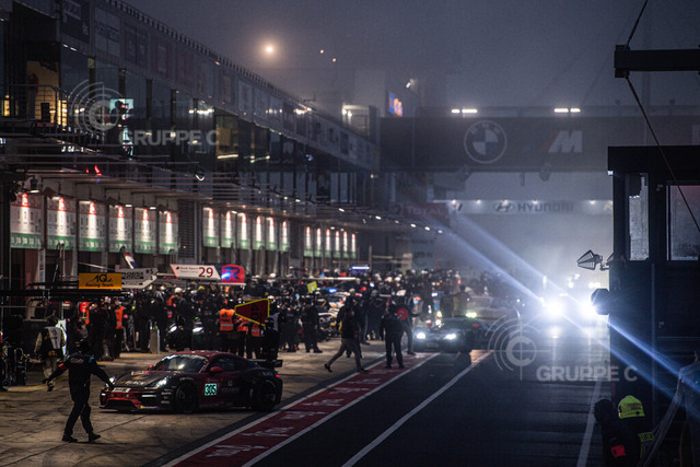 24hNbr21_112912MC_MC | Motorsport-Fotografie: DTM, 24h Nürburgring und GT-Action in hochauflösenden Bildern. Entdecke packende Rennmomente & Impressionen direkt aus der Boxengasse. - Realisiert mit Pictrs.com