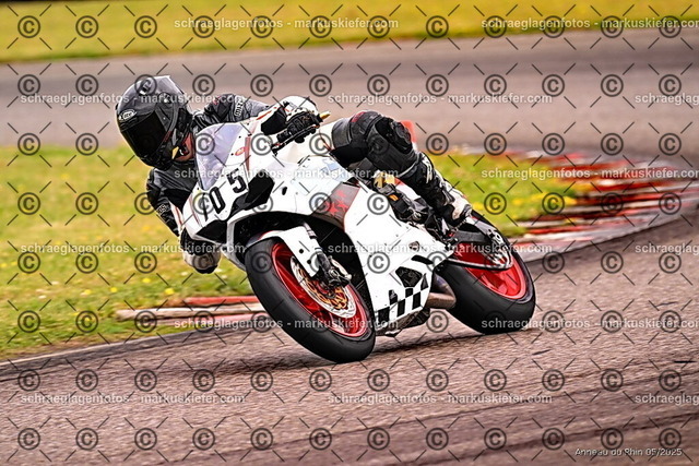 25bt02-0116 | markuskiefer.com - Realisiert mit Pictrs.com