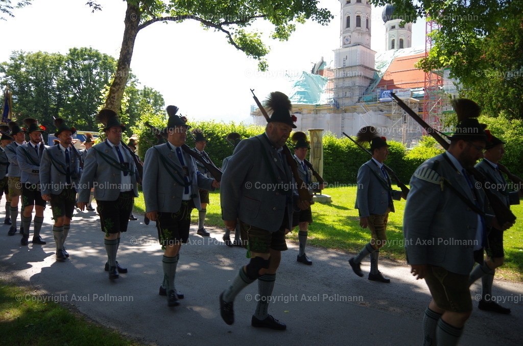 IMGP6494 | fotografiert von Axel PollmannLeonhardi Wallfahrt Benediktbeuern und Murnau, Fronleichnam, Fasching, Landschaft im Loisachtal und Benediktbeuern  - Realisiert mit Pictrs.com