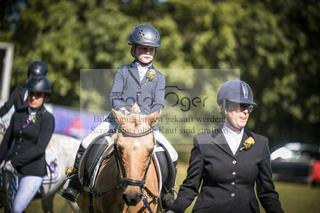 DOS_0021 | Entdecke hochwertige Reitturnierfotos von Foto Oger. Professionell, emotional und authentisch – jetzt Lieblingsmomente im Shop bestellen.Deutschlandweite Turnierfotografie. - Realisiert mit Pictrs.com