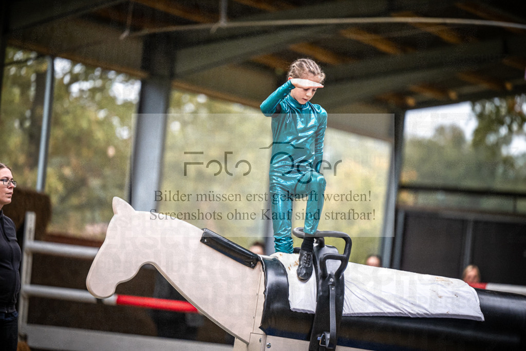 DOS_0421 | Entdecke hochwertige Reitturnierfotos von Foto Oger. Professionell, emotional und authentisch – jetzt Lieblingsmomente im Shop bestellen.Deutschlandweite Turnierfotografie. - Realisiert mit Pictrs.com