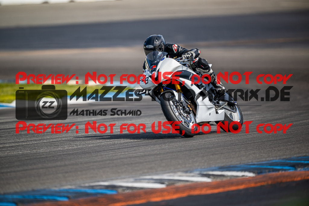 MaZZes_FotoMatrix_230410_8467 | ROT