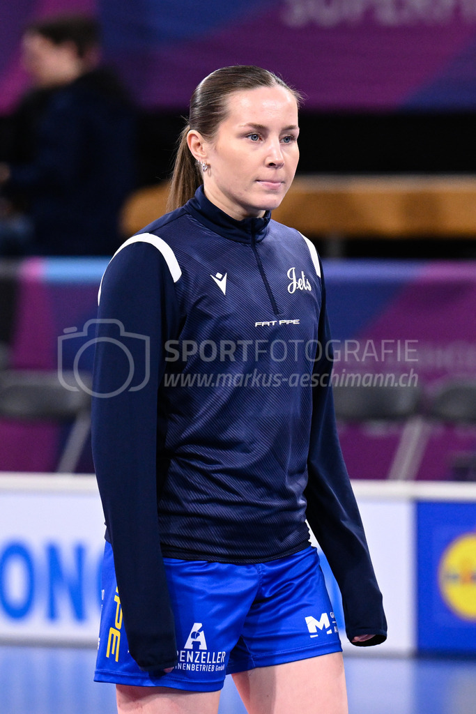 Kloten-Dietlikon Jets vs Skorpion Emmental Zollbrück - 15. April 2023 | Kloten-Dietlikon Jets vs Skorpion Emmental Zollbrück
Stimo Arena, Kloten
Sara Piispa (#28 Kloten-Dietlikon Jets) beim Aufwärmen vor dem Spiel.
Bild: Sportfotografie Markus Aeschimann | www.markus-aeschimann.ch - Realisiert mit Pictrs.com