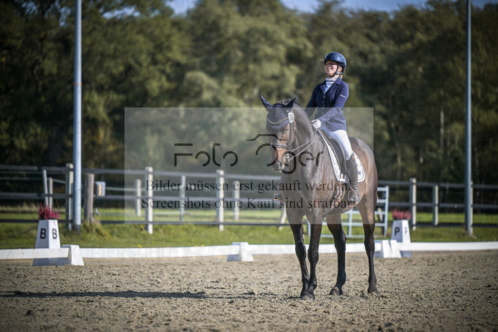 DOS_2793 | Entdecke hochwertige Reitturnierfotos von Foto Oger. Professionell, emotional und authentisch – jetzt Lieblingsmomente im Shop bestellen.Deutschlandweite Turnierfotografie. - Realisiert mit Pictrs.com