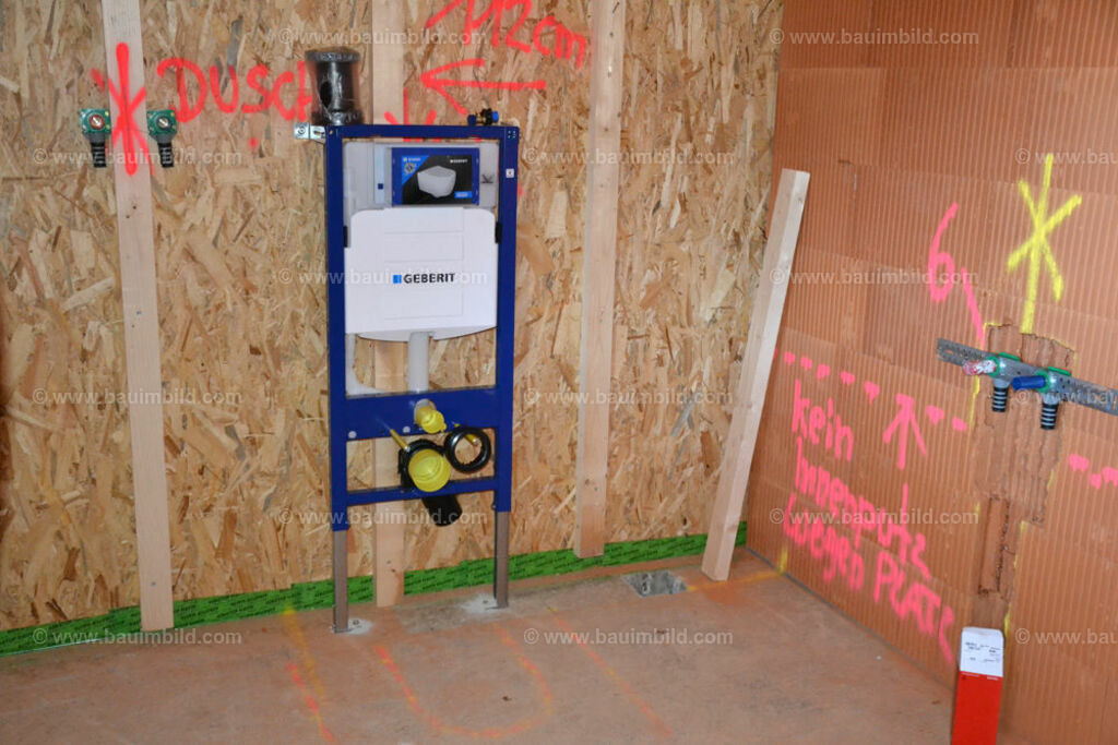bib-lg15-sanitaer-0011 | Nach LV-Leistungsgruppen sortierte Detailfotos über den Bau eines Hauses. Alle Hausbau-Bilder direkt vom Urheber und Autor der Website Haus-Selber-Bauen.com