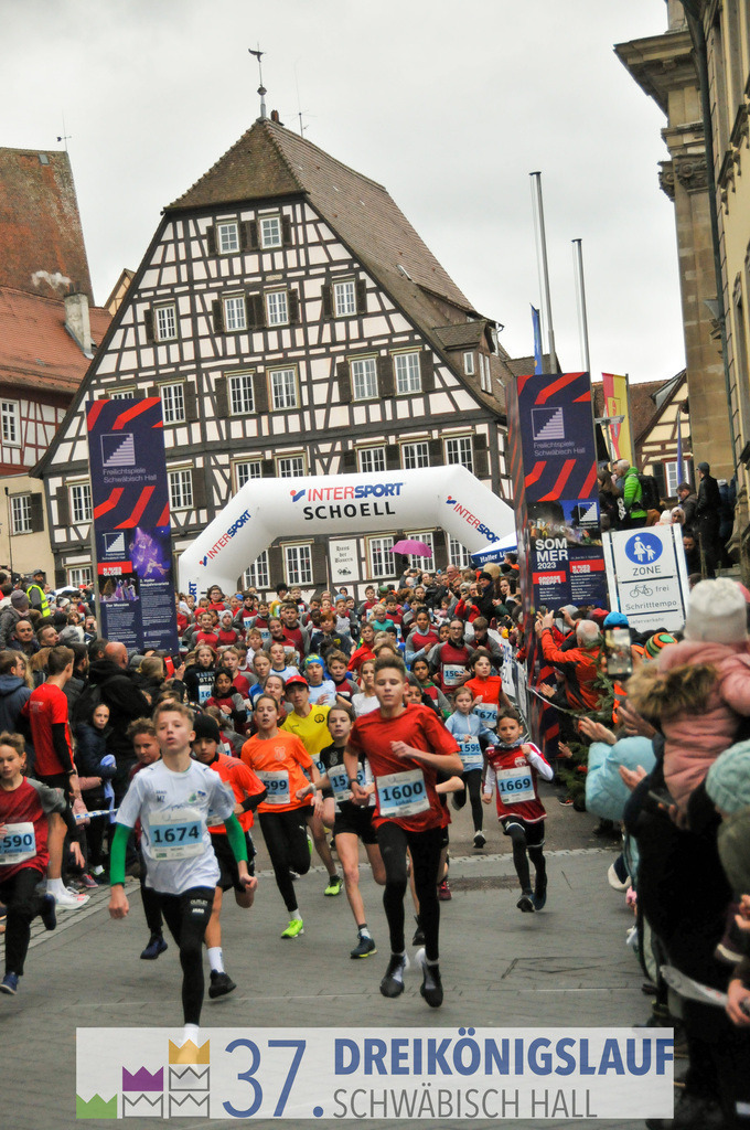 Stadtwerke Jugendlauf 1700m | 3 Koenigslauf 2023 - Realisiert mit Pictrs.com
