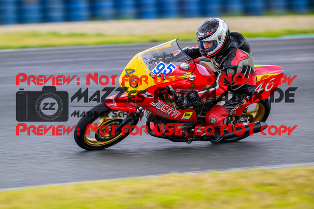 MaZZes_FotoMatrix_240724_6007705_9776 | BLAU