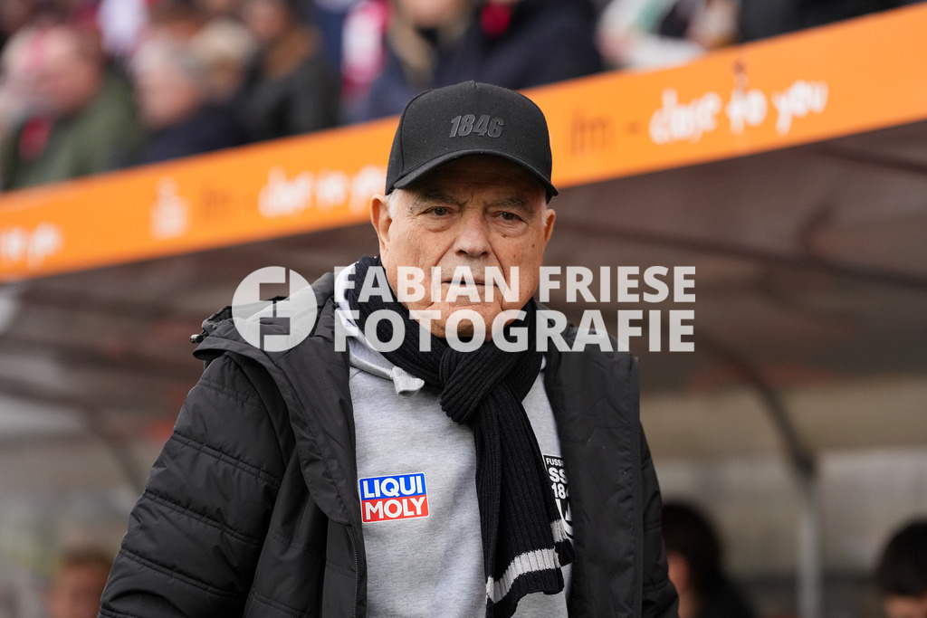 GER Rot-Weiss Essen vs. SSV Ulm, Fussball, 3. Liga, Spieltag 19, Saison 2025/2026, 20.12.2025 | GER Rot-Weiss Essen vs. SSV Ulm, Fussball, 3. Liga, Spieltag 19, Saison 2025/2026, 20.12.2025Foto: Fabian Friese - Realisiert mit Pictrs.com