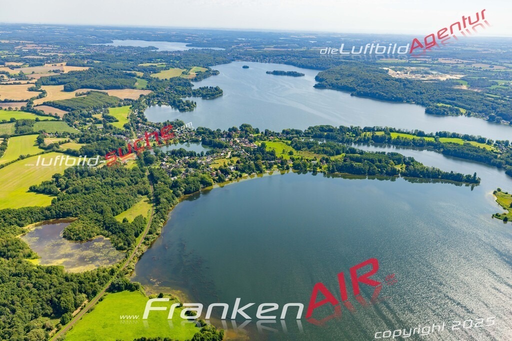 Luftaufnahme  Plön - Die Luftaufnahme wurde 2025 vom UL-Flugzeug heraus erstellt ( ohne Drohne ) - Hochauflösende Luftaufnahme - für professionelle Ausdrucke geeignet. Die Geschenkidee !Mit Lizenz und Bildrechte bestellbar