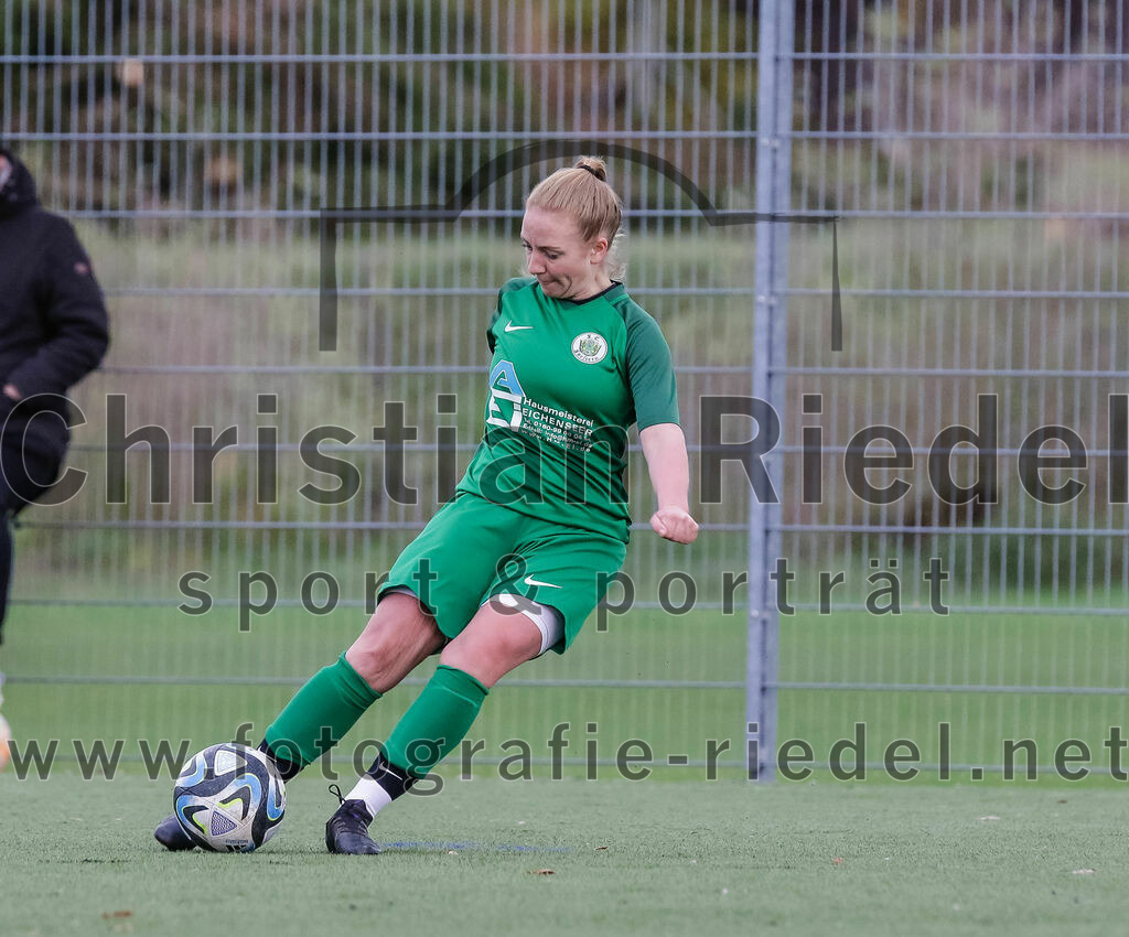 2023-11-19_029_FC_Langengeisling_gegen_FC_Forstern_II | Erding, Deutschland, 19.11.2023:
Fußball, Bezirksoberliga 2023 / 2024, 12. Spieltag, FC Langengeisling gegen FC Forstern II, Endergebnis: 3:0

Rosa Knauer (FC Forstern, #4)

Foto: Christian Riedel / fotografie-riedel.net