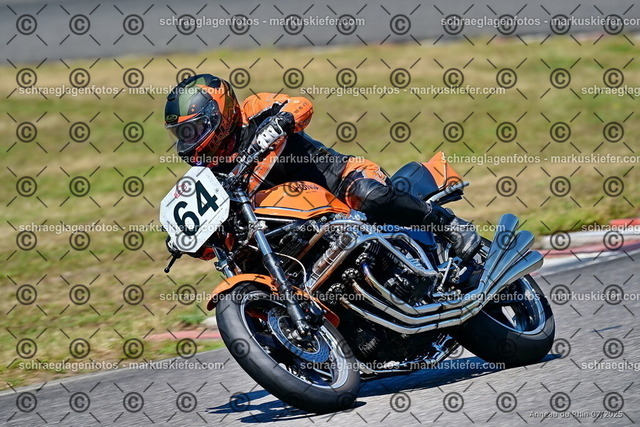 25bc03-1656 | markuskiefer.com - Realisiert mit Pictrs.com