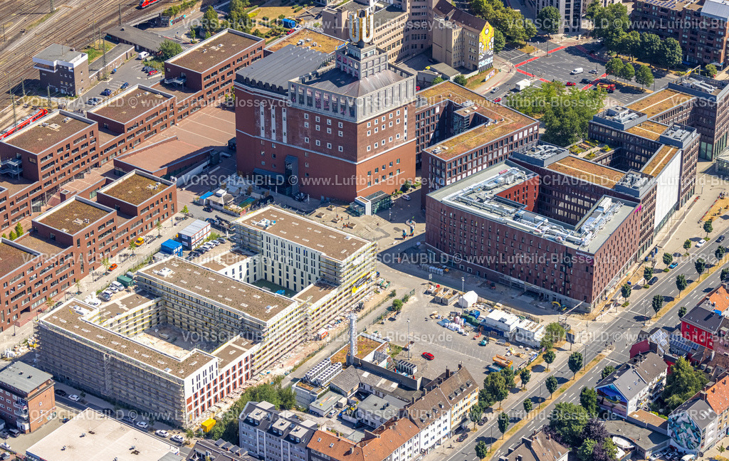 Dortmund220704824 | Luftbild, Dortmunder U und Studenten Wohnanlage am Emil-Moog-Platz sowie Baustelle mit HotelNeubau Moxy und Residence Inn an der Emil-Schumacher-Straße Ecke Rheinische Straße, Dorstfelder Brücke, Dortmund, Ruhrgebiet, Nordrhein-Westfalen, Deutschland