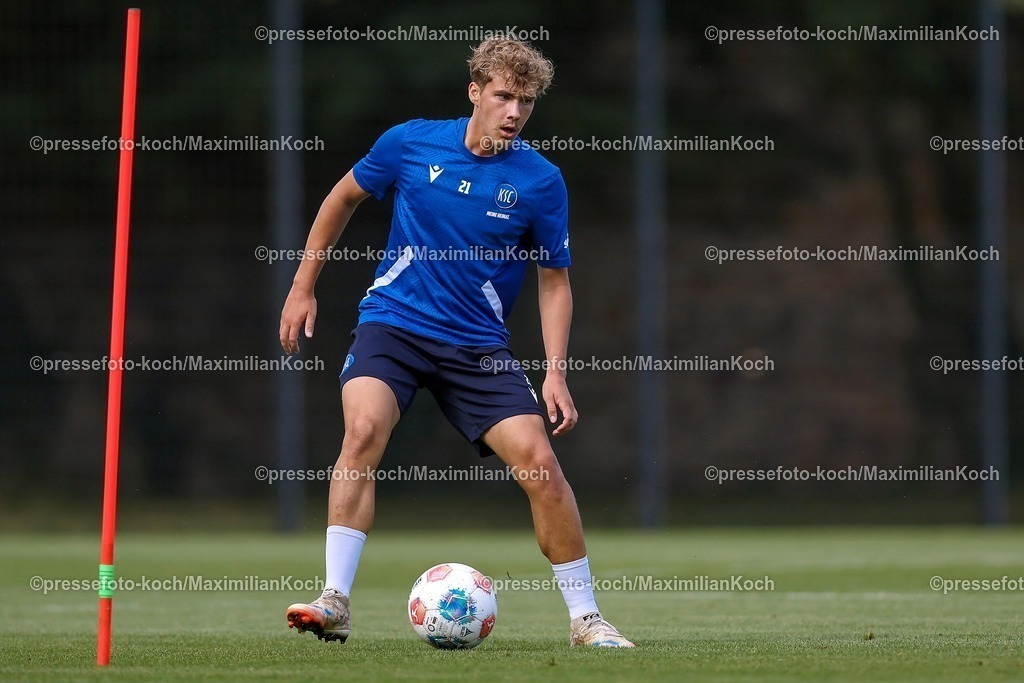 KSC02092502142 | 02.09.2025, Fußball, Training Karlsruher SC, 2. Fußball Bundesliga, Trainingsplatz am BBBank Wildpark Stadion Karlsruhe, Saison 2025 2026: Meiko Wäschenbach (KSC #21) 