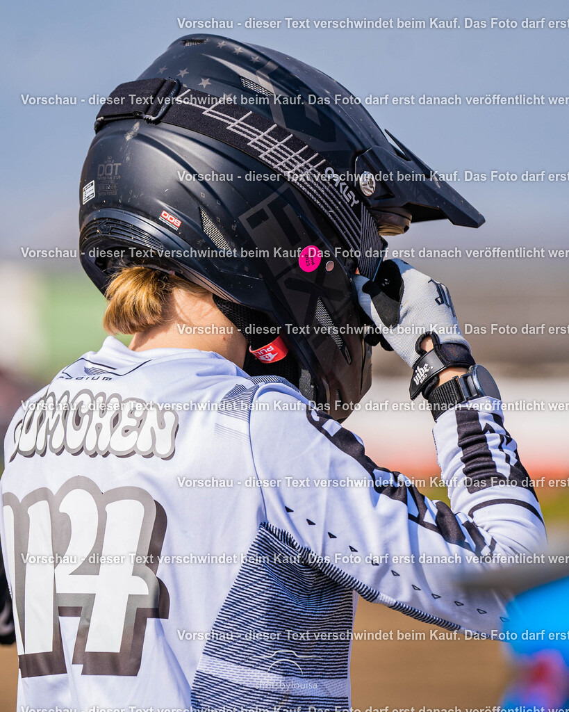 04_13_Bensdorf_Ladies-1374 | Sportfotografin aus Berlin-Brandenburg mit Fokus auf Motocross. Ich halte deine sportliche Leistung und echte Emotionen auf und neben der Strecke professionell fest. Entdecke die Fotos von deinem Rennen und bestelle sie direkt hier im Shop.