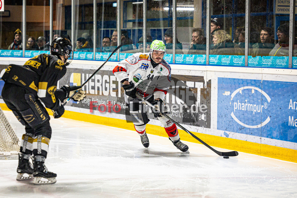 EHC Königsbrunn PINGUINE gegen TSV Peißenberg MINERS | Eishockey Bayernliga Herren Playoffs Viertelfinale 2024/25 - Spiel 1 von 7, EHC Königsbrunn PINGUINE gegen TSV Peißenberg MINERS, 20250207,Martin LIDL (MINERS 44) in Aktion,2025-02-07 in Peißenberg (Eisstadion Peißenberg)Martin LIDL (MINERS 44)Copyright: WolfgangxLindner foto-lindner.de