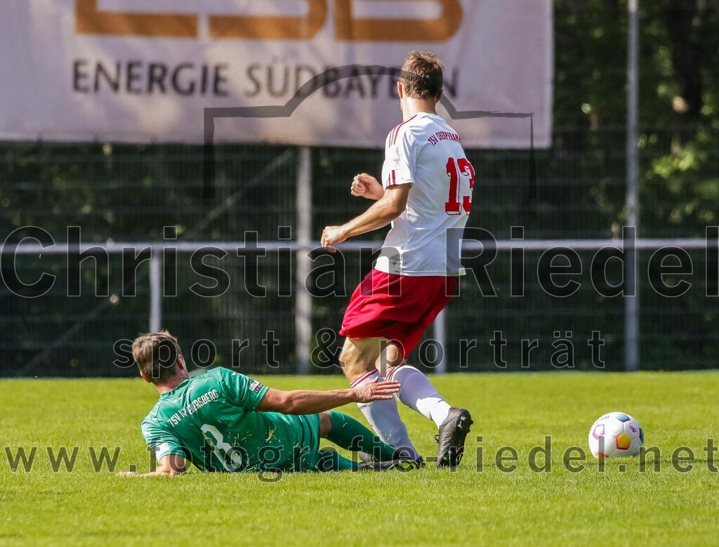 2023-08-26_053_TSV_Ebersberg_gegen_TSV_Oberpframmern | Ebersberg, Deutschland, 26.08.2023:
Fußball, Kreisliga 2023 / 2024, 2. Spieltag, TSV 1877 Ebersberg gegen TSV Oberpframmern, Endergebnis: 5:1

Florian Obermair (TSV 1877 Ebersberg, #8), Michael Huber (TSV Oberpframmern, #13)

Foto: Christian Riedel / fotografie-riedel.net