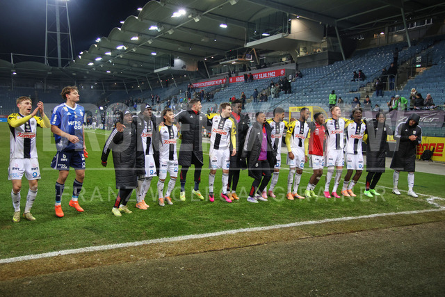 Austrian Bundesliga: Grazer AK 1902 vs LASK | GRAZ, AUSTRIA, 13.DEC.25 - SOCCER - ADMIRAL Bundesliga, Grazer AK 1902 vs LASK. The image shows LASK rejoicing the win.