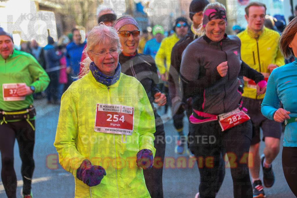 241201_1146_EX1_0914 | Sportfotografie im Rhein-Sieg Kreis, Köln, Bonn, NRW, Rheinland Pfalz, Hessen, etc. Unser Tätigkeitsfeld umfasst den Laufsport vom Volkslauf über den Marathon, Duathlon, Triathon bis zum Ultralauf wie Kölnpfad Ultra oder Schindertrail.