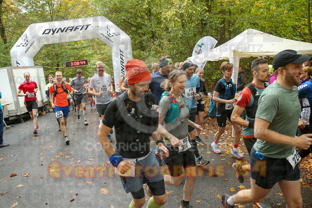 241027_1008_EX1_3569 | Sportfotografie im Rhein-Sieg Kreis, Köln, Bonn, NRW, Rheinland Pfalz, Hessen, etc. Unser Tätigkeitsfeld umfasst den Laufsport vom Volkslauf über den Marathon, Duathlon, Triathon bis zum Ultralauf wie Kölnpfad Ultra oder Schindertrail.