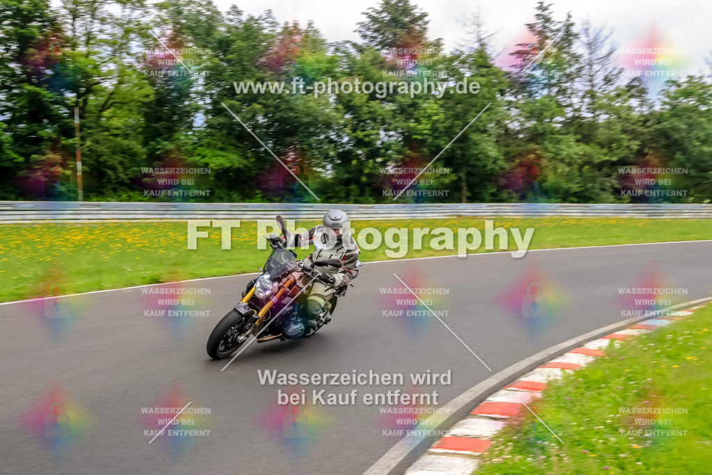 VBK-7319 | Hier findet Ihr Bilder von Touristenfahrten auf der Nürburgring Nordschleife oder von anderen Veranstaltungen die ich besucht habe. Viel Spass beim Durch Schauen 