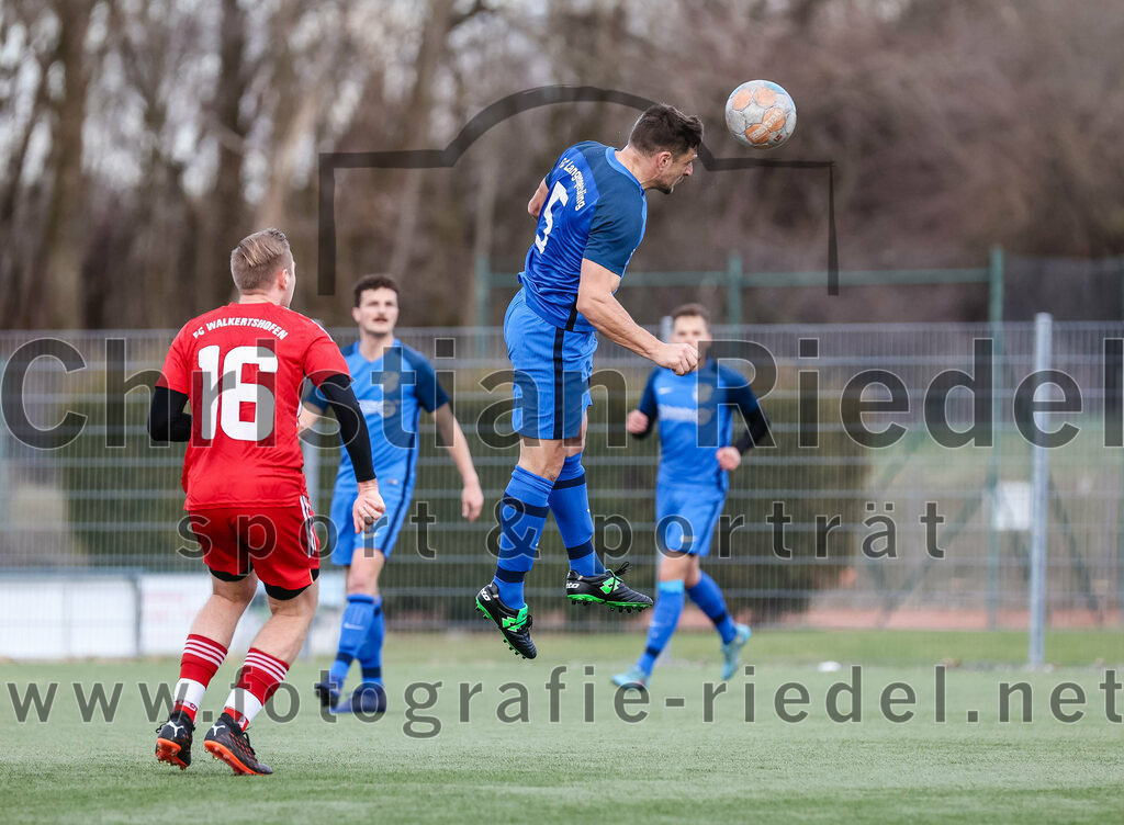 2024-02-24_060_FC_Langengeisling_gegen_FC_Walkertshofen | Erding, Deutschland, 24.02.2024:
Fußball, Bezirksliga Oberbayern Ost 2023 / 2024, Testspiel, FC Langengeisling gegen FC Walkertshofen, Endergebnis: 5:3

Lukas Steiger (FC Walkertshofen, #16), Andreas Buchberger (FC Langengeisling, #5)

Foto: Christian Riedel / fotografie-riedel.net