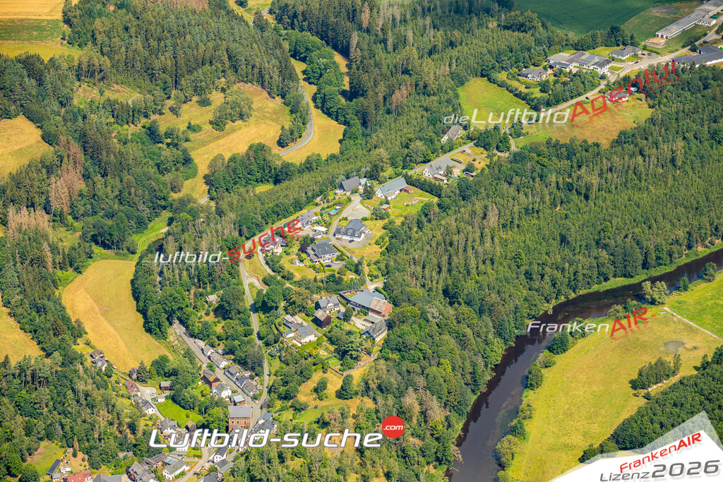 Das Luftbild zeigt : Sparnberg Hirschberg - Die Luftaufnahme wurde 2024 vom UL-Flugzeug aus erstellt ( keine Drohne ) - Hochauflösende Luftaufnahme - Für grossformatige Ausdrucke geeignet. Die Geschenkidee !Mit Lizenz und Bildrechte bestellbar