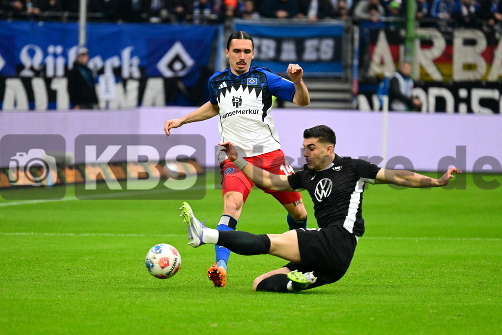 KBS Picture_HSV-Wolfsburg_003 | v.v. Koulierakis Konstantinos (VfL Wolfsburg) , Philippe Rayan (HSV) ,Sportplatz :  Volksparkstadion, - Realisiert mit Pictrs.com