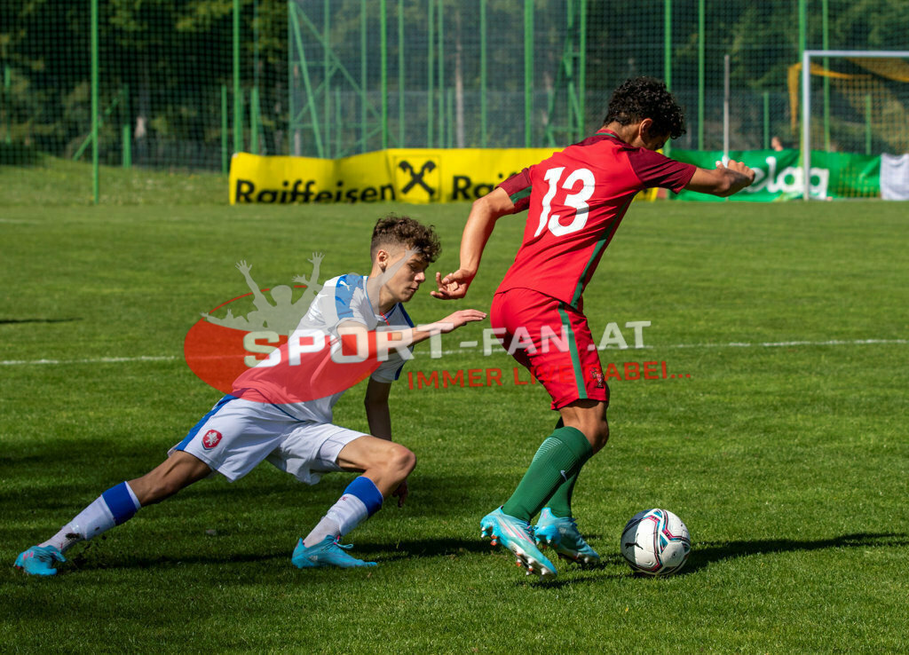Portugal  U15 -Czech Republic U15 | JIRI MICEK (Czech Republic #4) DUARTE SOARES (Portugal #13) ; Portugal  U15 -Czech Republic U15 am 29.04.2022 in Arnoldstein
(Sportplatz), AUSTRIA, (Photo by Ernst Krawagner sport-fan.at) - Realisiert mit Pictrs.com