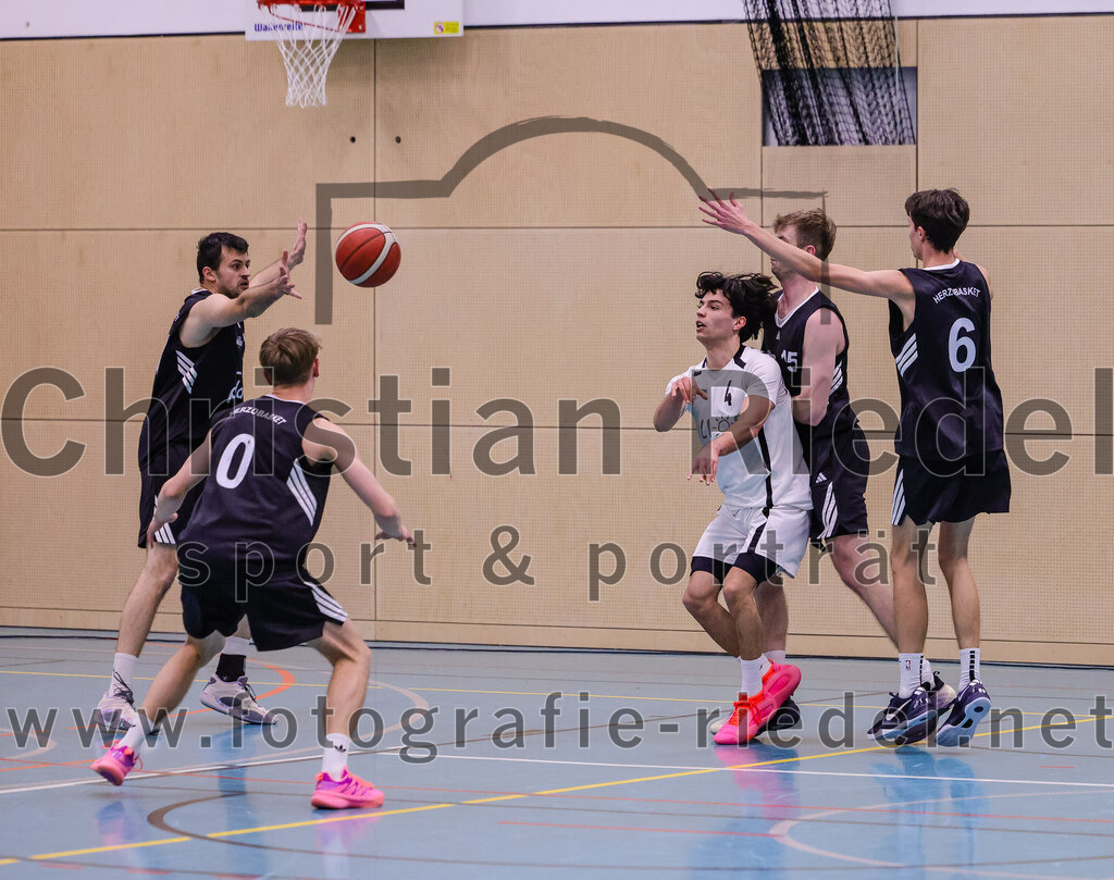 2026-01-31_095_TSV_Vaterstetten_gegen_TS_Herzogenaurach | Vaterstetten, Deutschland, 31.01.2026:Basketball, 2. Regionalliga Süd 2025 / 2026, 14. Spieltag, TSV Vaterstetten gegen TS Herzogenaurach, Endergebnis: 71:70Altay Öztürk (TSV Vaterstetten, #4)Foto: Christian Riedel / fotografie-riedel.net