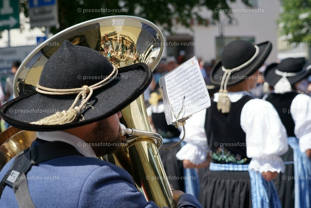 23f-BACH-Bundesmusikfest-2023-Juni16-Reutte-DSC06664 | Info aus dem Bezirk Reutte/Ausserfern Tirol sowie eine umfangreiche Bilddatenbank über die gesamte Region: Lechtal, Talkessel Reutte, Tannheimertal, Zwischentoren. Lech, Plansee, Zugspitze, Grenztunnel, B179, Fernpassstraße, Verkehr, Lawinen, Tradition, - Realisiert mit Pictrs.com
