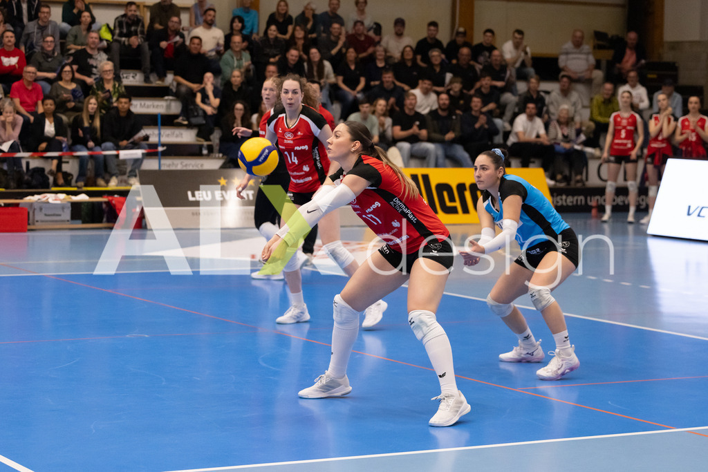 Volleyball I Frauen I Saison 2025-2026 I Volleyball NLA | Women I 1/2 Finals I  VC Kanti Schaffhausen - Sm'Aesch Pfeffingen I 18.03.2026 | 17 Leana Zuvic (CH) (VC Kanti Schaffhausen) - Aussen - Realisiert mit Pictrs.com