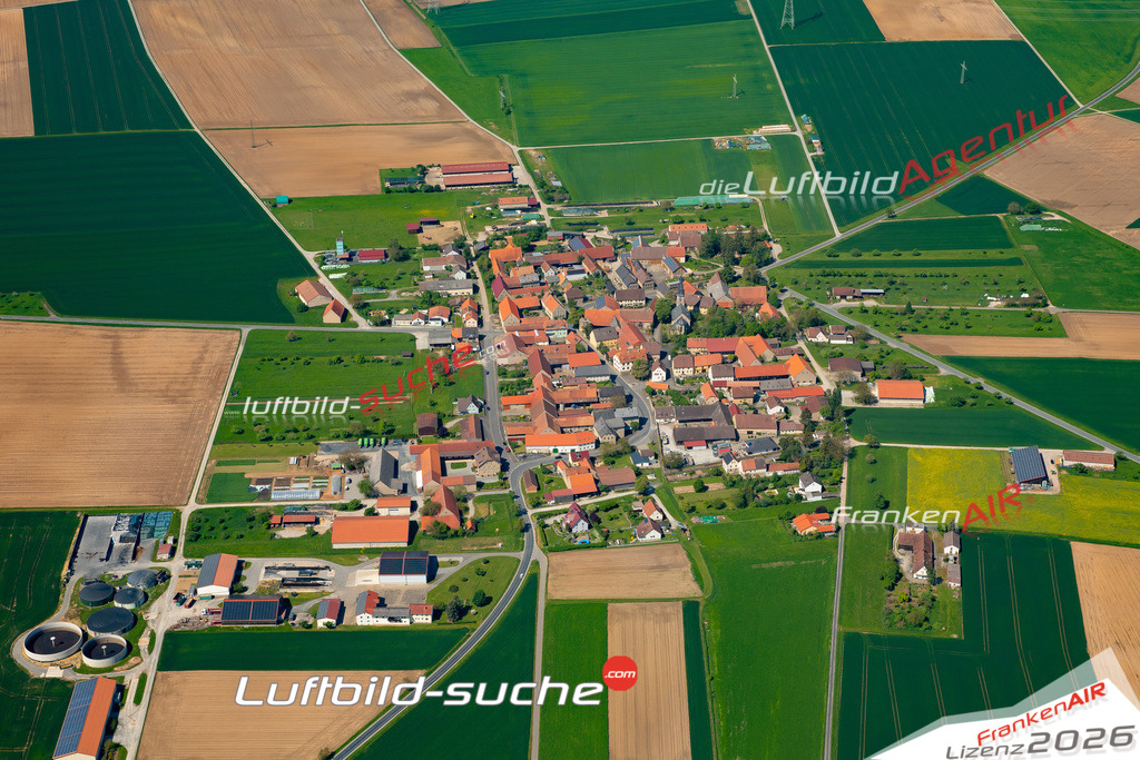 Das Luftbild zeigt : Westheim Biebelried - Die Luftaufnahme wurde 2024 vom UL-Flugzeug aus erstellt ( keine Drohne ) - Hochauflösende Luftaufnahme - Für grossformatige Ausdrucke geeignet. Die Geschenkidee !Mit Lizenz und Bildrechte bestellbar