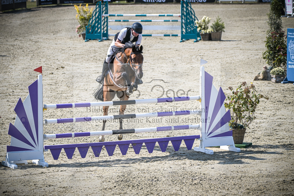 DOS_2517 | Entdecke hochwertige Reitturnierfotos von Foto Oger. Professionell, emotional und authentisch – jetzt Lieblingsmomente im Shop bestellen. - Realisiert mit Pictrs.com