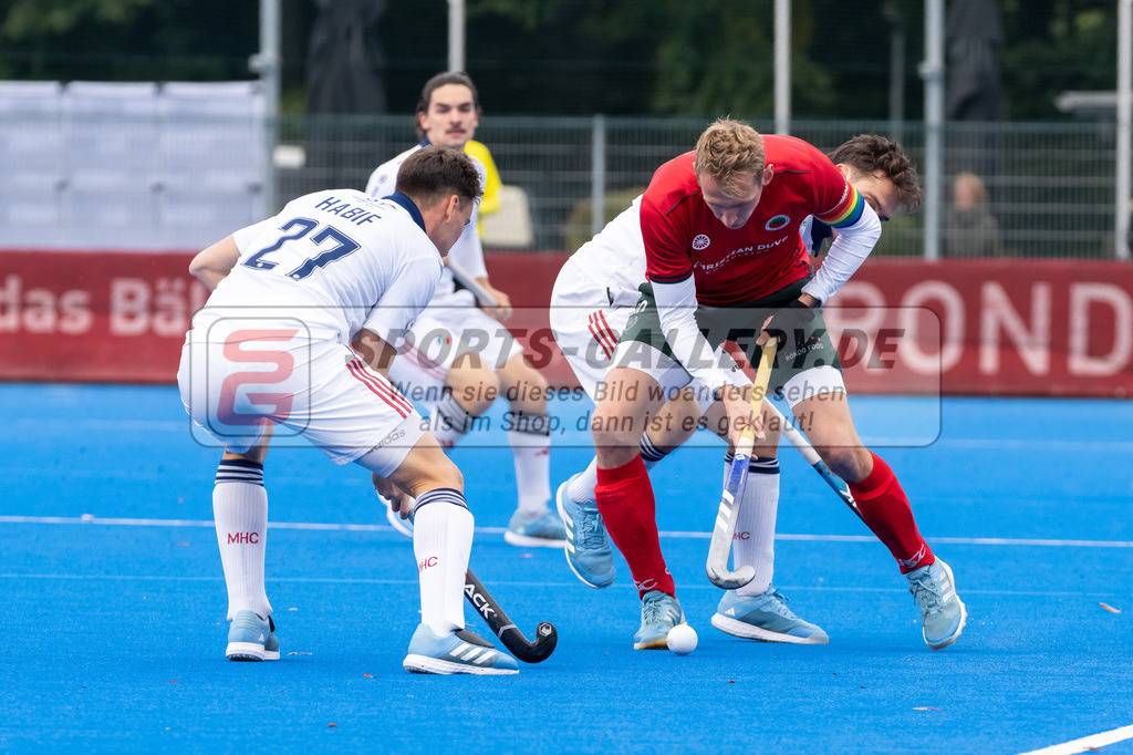HK_20241012_107364 | 1. Bundesliga Herren Crefelder HC - Mannheimer HC am 12.10.2024 Crefelder HTC , CHTC, Krefeld , Thomas Habif ( Mannheimer HC #27 ) , Niklas Wellen ( Crefelder HTC 10 )