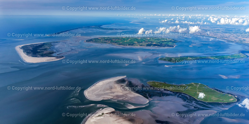 Nordfriesische Inseln _ELS_5023160817 | Nordfriesische Inseln - Aufnahmedatum: 16.08.2017, Aufnahmehöhe: 2957 m, Koordinaten: N54°28.591' - E8°29.929', Bildgröße: 7360 x  4912 Pixel - Copyright 2017 by Martin Elsen, Kontakt: Tel.: +49 157 74581206, E-Mail: info@schoenes-foto.de

Schlagwörter:Schleswig-Holstein,Amrum,Föhr,Wattenmeer,Insel,Nordsee,Luftbild, Luftaufnahme, Luftaufnahmen, Luftbilder