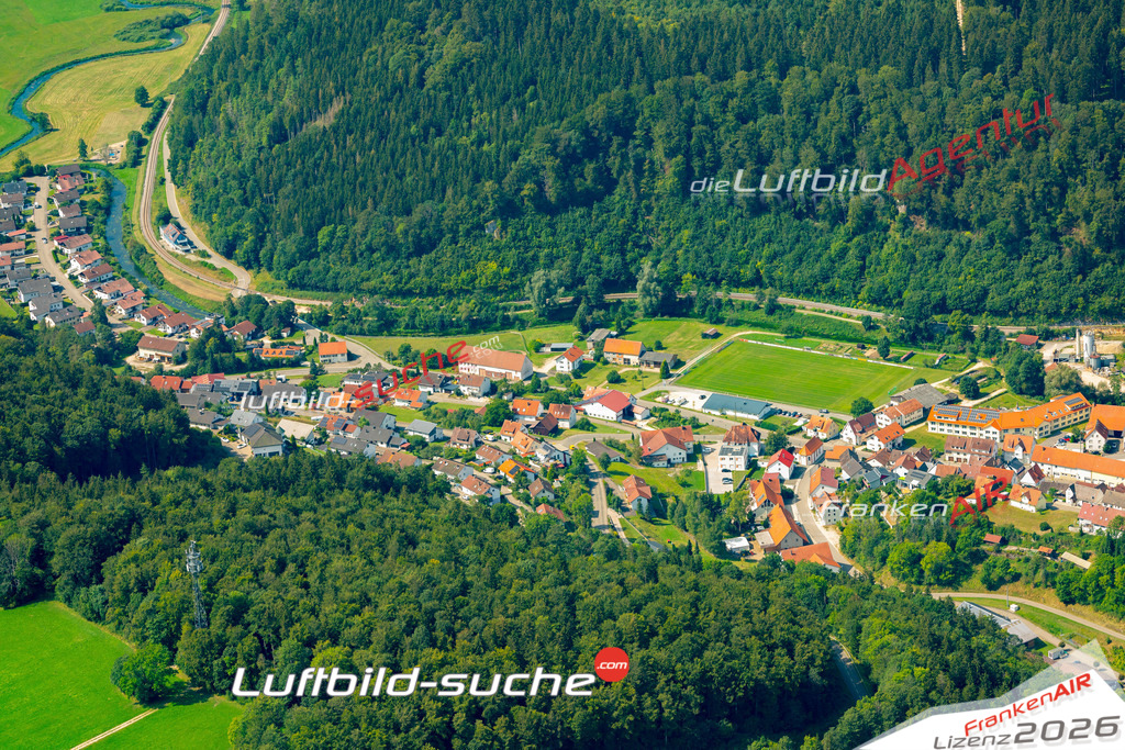 Das Luftbild zeigt :  Hettingen - Die Luftaufnahme wurde 2024 vom UL-Flugzeug aus erstellt ( keine Drohne ) - Hochauflösende Luftaufnahme - Für grossformatige Ausdrucke geeignet. Die Geschenkidee !Mit Lizenz und Bildrechte bestellbar