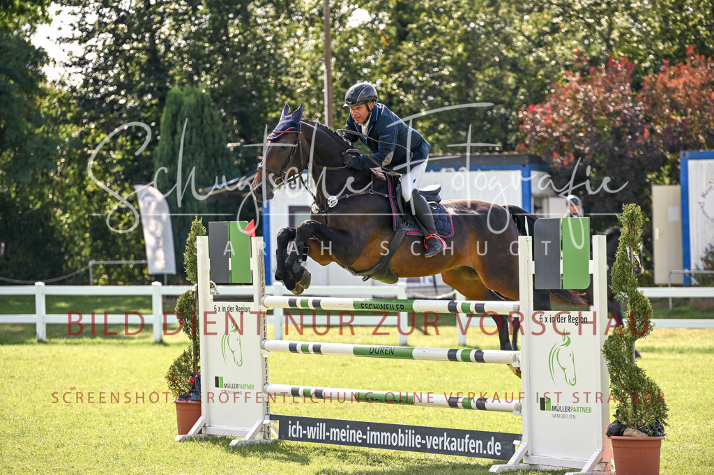 Schugtsche-Düren.2024-10.Springprf.M_-69 | Schugtsche Fotografie - Realisiert mit Pictrs.com