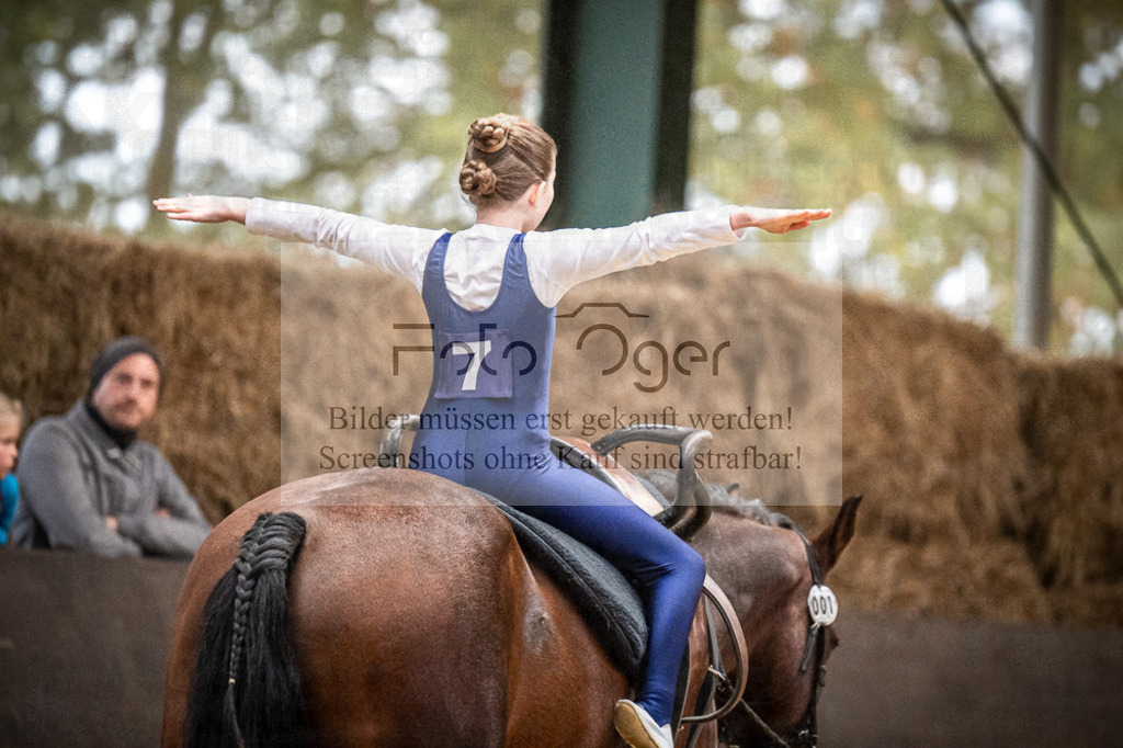 DOS_0144 | Entdecke hochwertige Reitturnierfotos von Foto Oger. Professionell, emotional und authentisch – jetzt Lieblingsmomente im Shop bestellen.Deutschlandweite Turnierfotografie. - Realisiert mit Pictrs.com