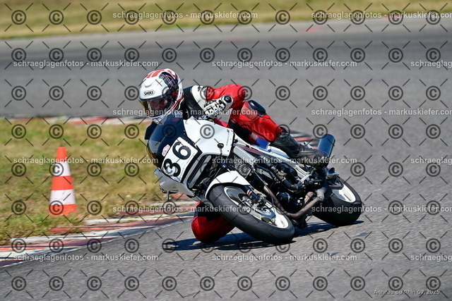 25bc03-1620 | markuskiefer.com - Realisiert mit Pictrs.com