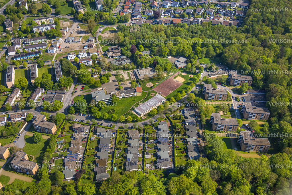 Arnsberg230500263 | Luftbild, Grundschule Moosfelde, kath. Kita St. Elisabeth-Moosfelde, Baustelle mit Neubau Moosfelder Ring, am Courage Park, Neheim, Arnsberg, Sauerland, Nordrhein-Westfalen, Deutschland