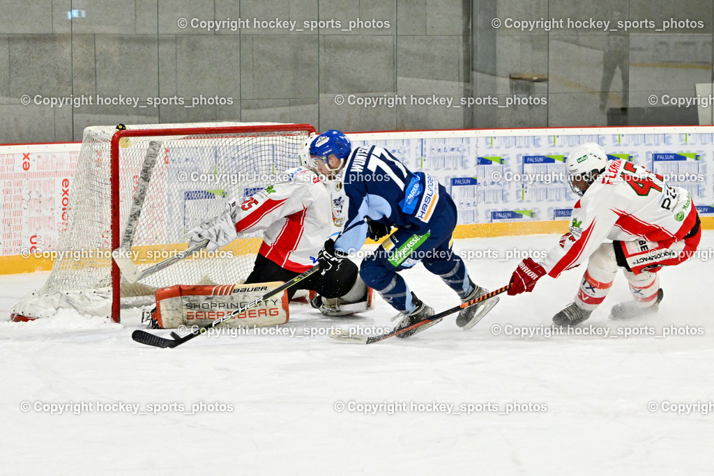 ESV FERLACH vs. ESC SOCCERZONE STEINDORF | #35 Arneitz Christian ESV Ferlach, #77 Wuntschek Manuel ESC Steindorf, #47 Florian Martin ESV Ferlach, ESV FERLACH vs. ESC SOCCERZONE STEINDORF, ESV FERLACH vs. ESC SOCCERZONE STEINDORF am 22.11.2024 in Ferlach (Eishalle Ferlach ), Austria, (Photo by Bernd Stefan)