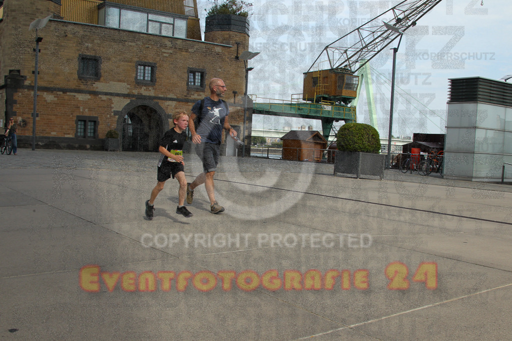 250920_1335_EV4_6178 | Sportfotografie im Rhein-Sieg Kreis, Köln, Bonn, NRW, Rheinland Pfalz, Hessen, etc. Unser Tätigkeitsfeld umfasst den Laufsport vom Volkslauf über den Marathon, Duathlon, Triathon bis zum Ultralauf wie Kölnpfad Ultra oder Schindertrail.